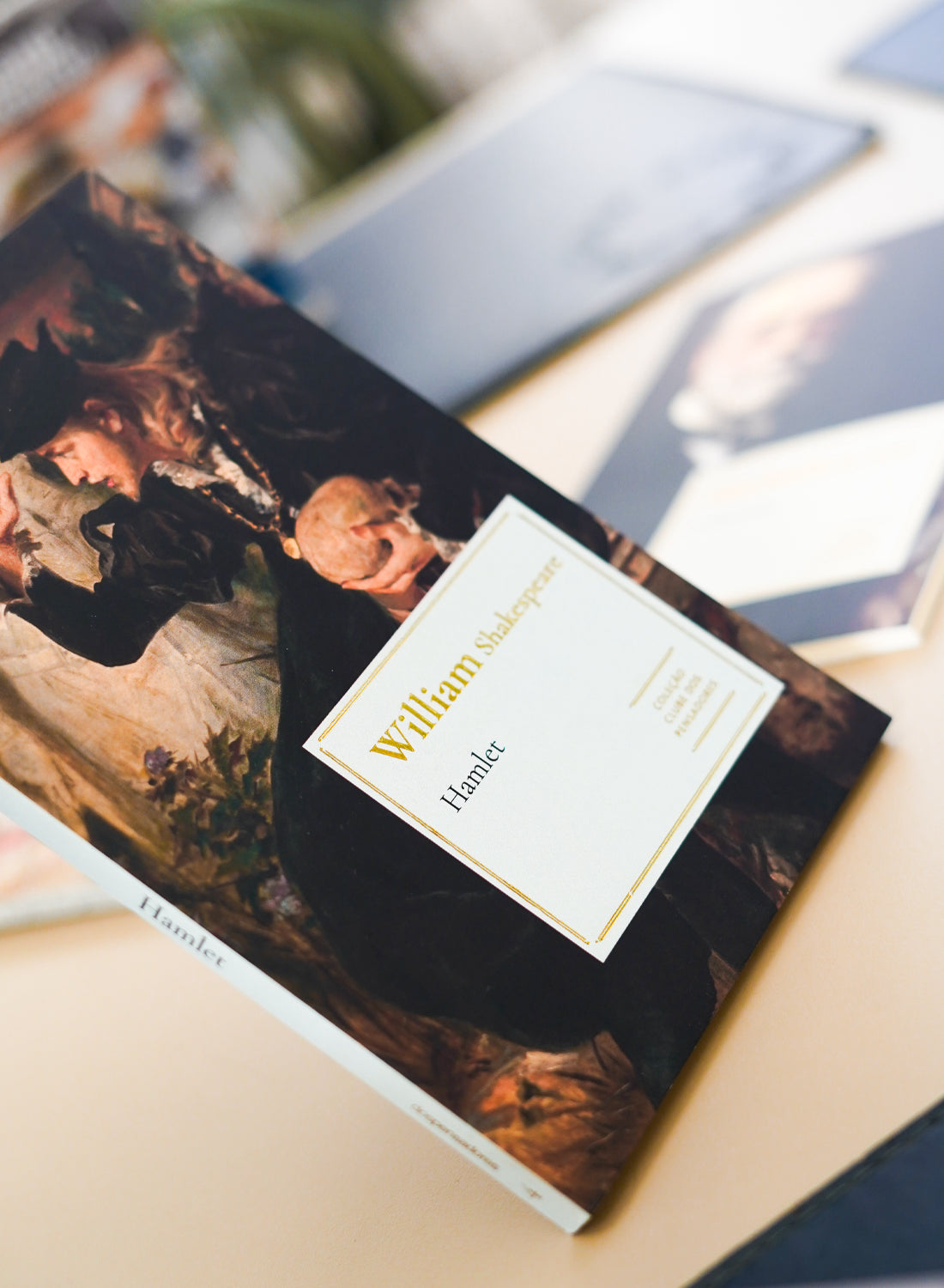 Livro Hamlet, de William Shakespeare  + Curso Especial com Samer Agi